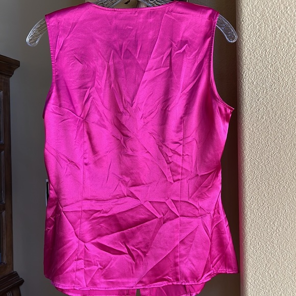 Kasper Ruffle Front Top - Picture 4 of 7